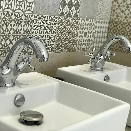 O 36 Rempart Sud B&B 에그모르트