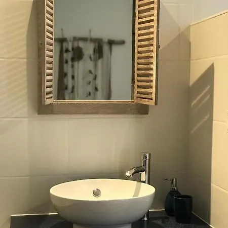 O 36 Rempart Sud B&B 에그모르트