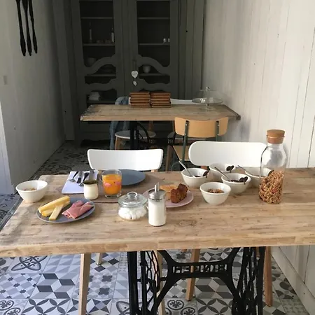 O 36 Rempart Sud Bed & Breakfast