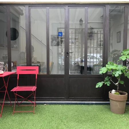 O 36 Rempart Sud Bed & Breakfast 2*