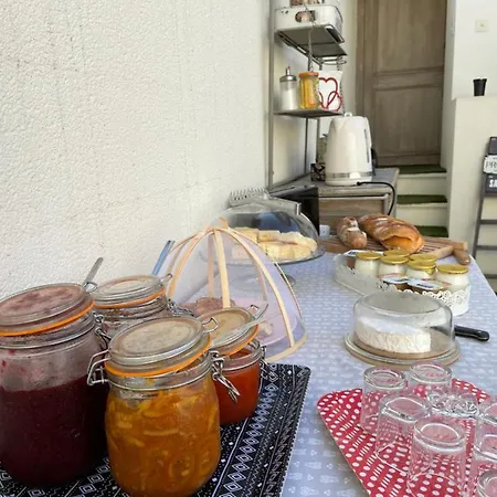 ô 36 Rempart Sud Couette-café 3*