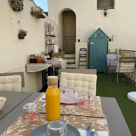 O 36 Rempart Sud 3* Aigues-Mortes