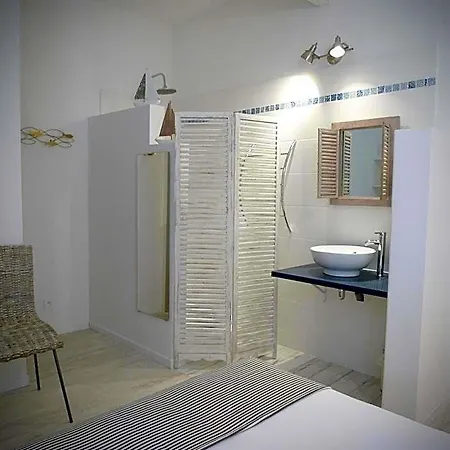Couette-café ô 36 Rempart Sud 3*